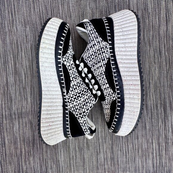 Universal Threads Persephone Platform Sneakers Womens Size 7 Black White Woven - Picture 4 of 12